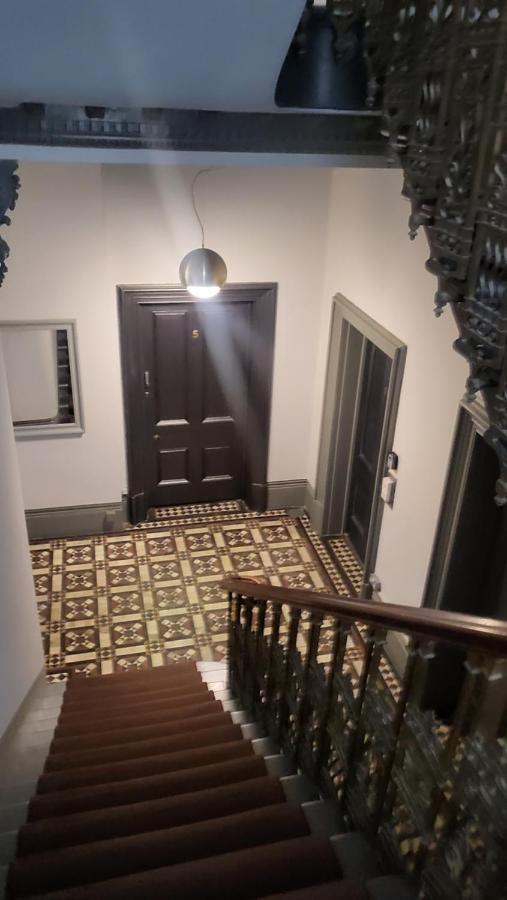Apartment 16 Big Comfy - Great Location - Free Onsite Parking - Comfy Bed Brighton
