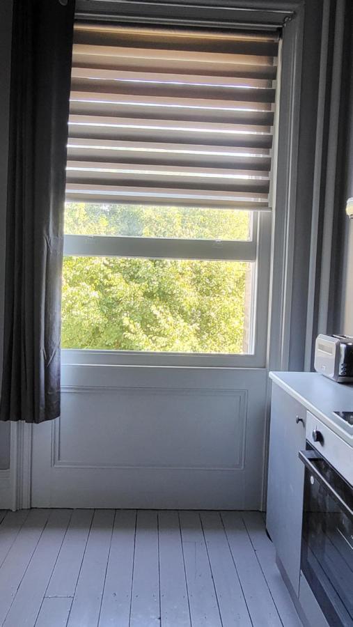 16 Big Comfy - Great Location - Free Onsite Parking - Comfy Bed *